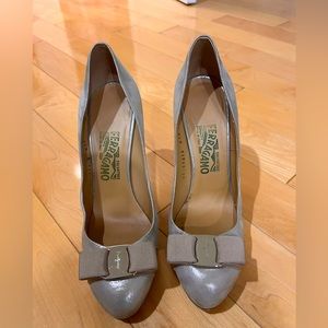 Salvatore Ferragamo champagne pumps size 8